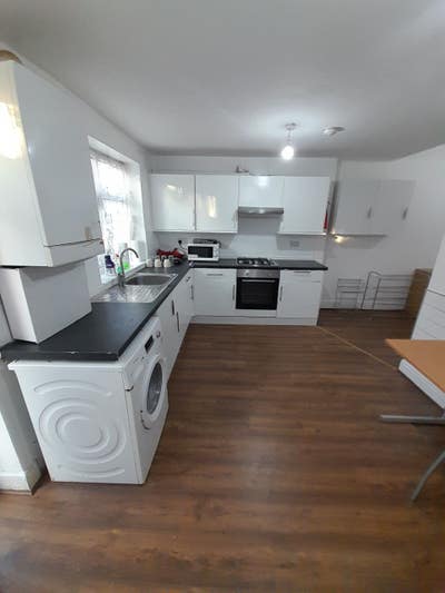 Lovely Room near east Ham Station with Bills &pound;600 Main Photo