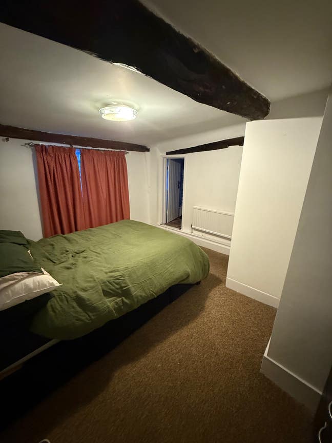 Rooms available town centre location  Main Photo