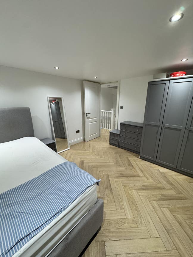 Brand New Double Loft Room Main Photo