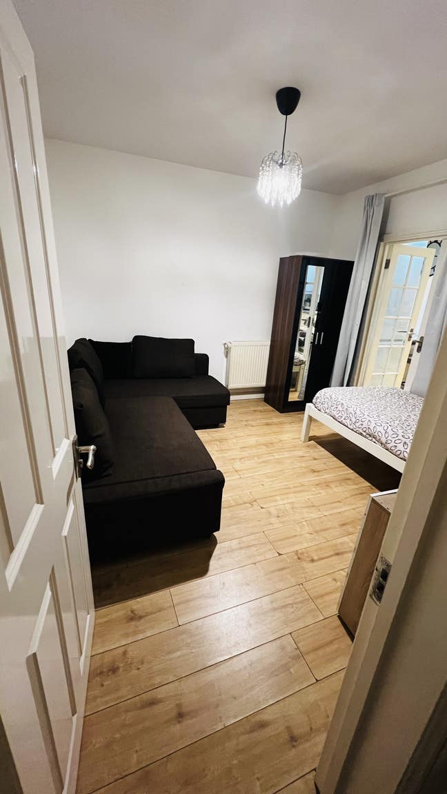 Double room with separate toilet Main Photo