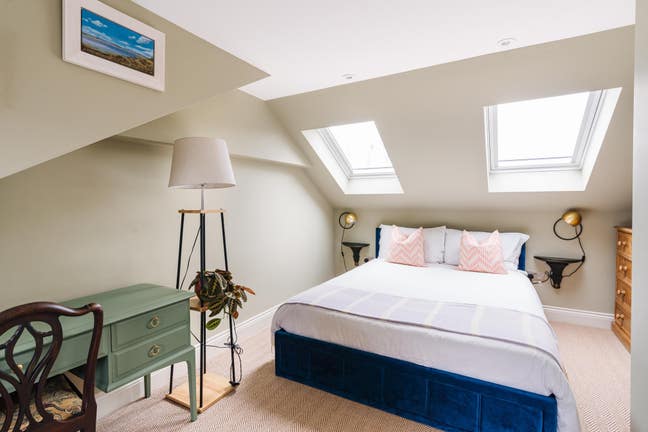 Private Comfortable Loft Apt in Superb Period Home Main Photo