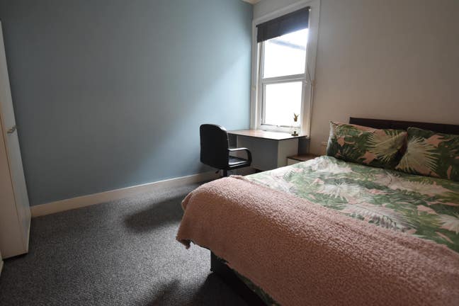 1 Room Available - North Ave Main Photo