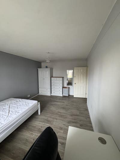 ROOMS TO RENT IN Southsea- ST Pauls Road Main Photo