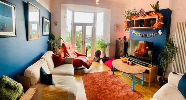 1 bedroom available in shared 3 bed house Main Photo
