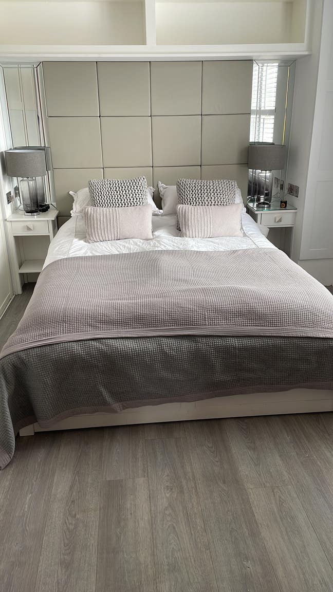 Double bedroom with en-suite  Main Photo