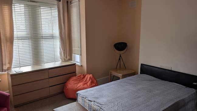 Double Room Available in Willesden, Bills Included Main Photo