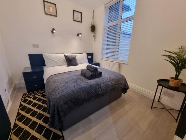 Spacious Apartment with En-Suites | Bills Included Main Photo