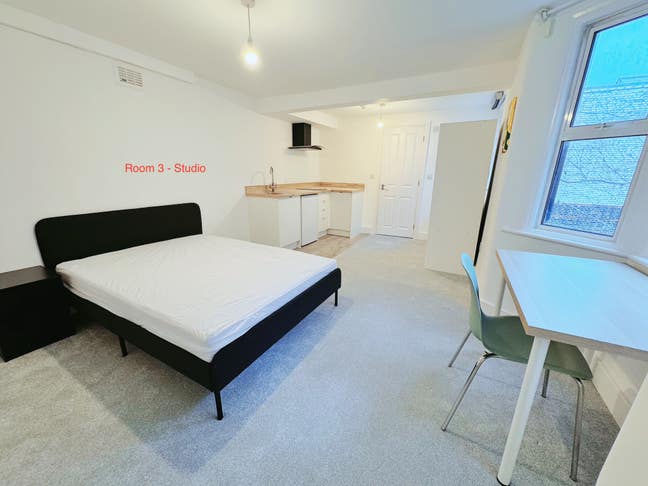 Newly Refurbnished Ensuit Rooms and Studios Main Photo