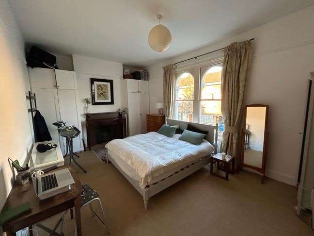 Sunny Peaceful master room in garden house  Main Photo