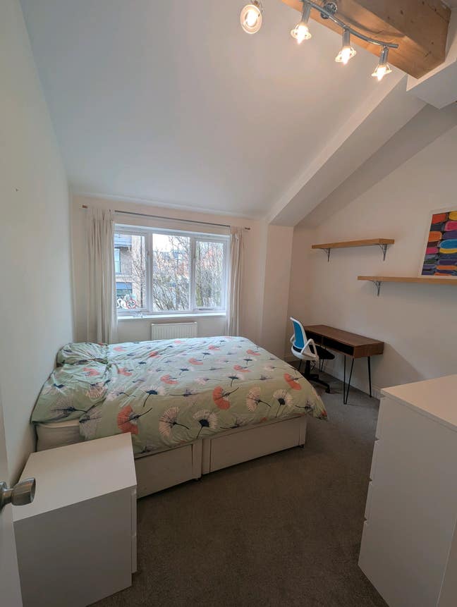 Newly Refurbished Double Room- Large & Bright! SE8 Main Photo