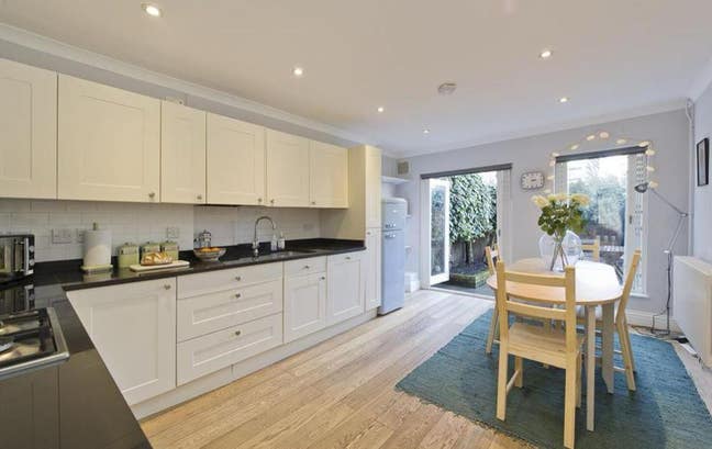 Amazing Double Bedroom in Notting Hill W/ Garden Main Photo