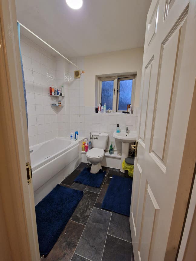 Double Size Bedroom to Let Main Photo