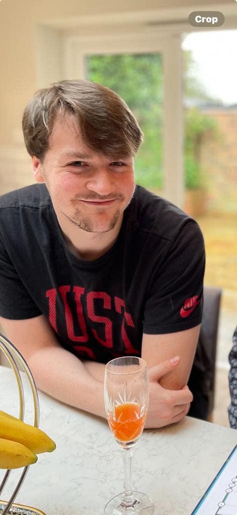 Young man looking for flatshare / lodging. Main Photo