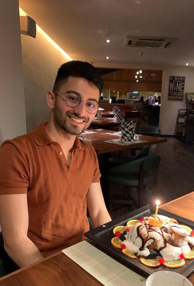 Young professional looking for friendly flatshare  Main Photo