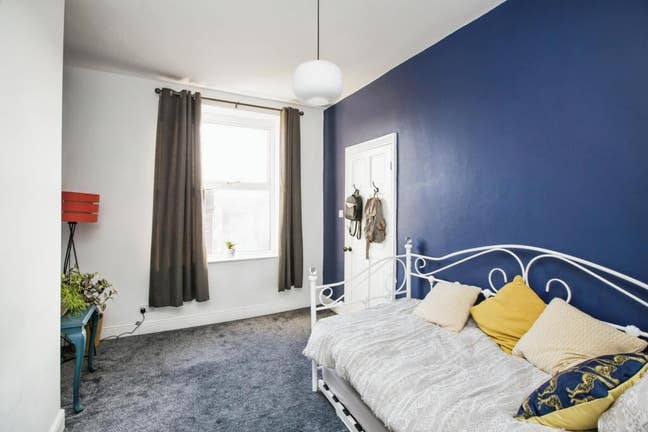 Furnished Double room short-term let Main Photo