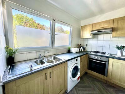 Algate/ Shadwell single room available!  Main Photo