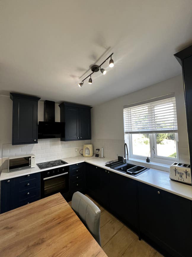 Single Room - £450pm - Bills Included Main Photo