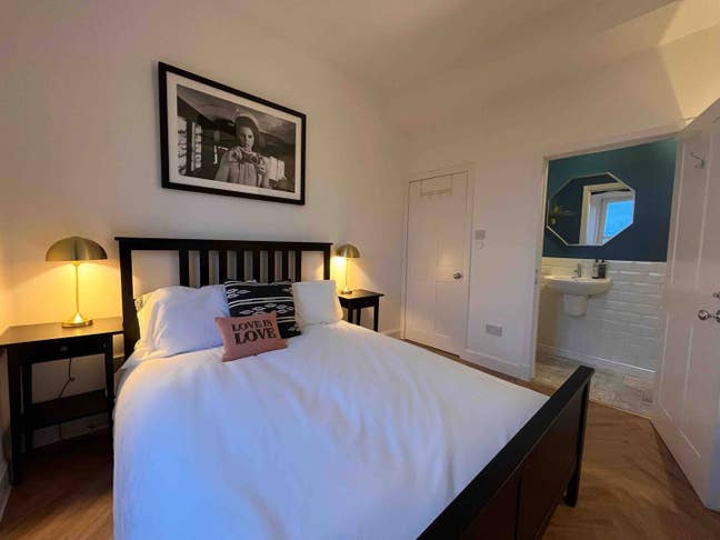 Luxury En-Suite King Room in Abbeyhill Main Photo