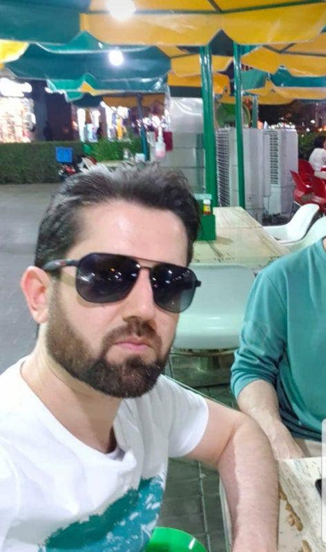 We are  professional males, looking for a sin... Main Photo