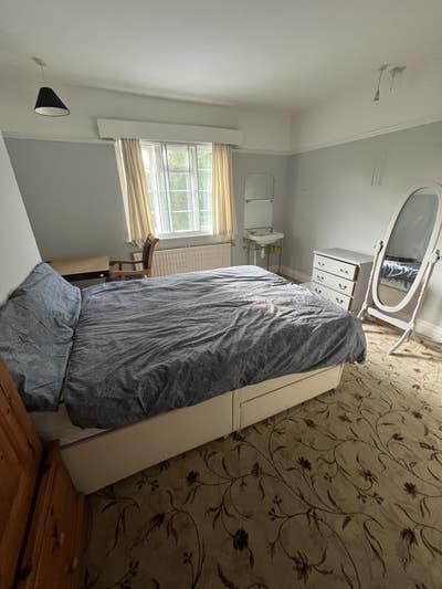 Walking distance to University & town centre  Main Photo