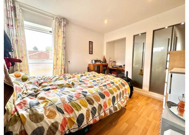 Dble bed  &pound;600 pcm all included Main Photo