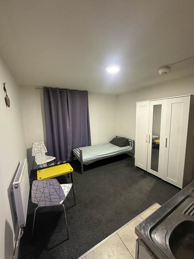 Spacious Studio with Private En-Suite - £1100 Main Photo
