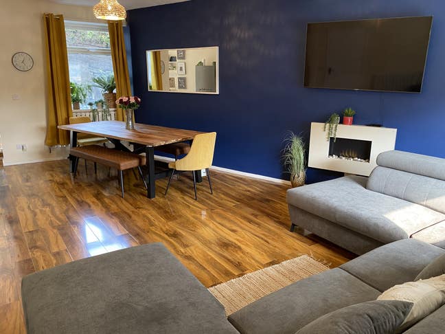 Single Room in a Big Renovated House Main Photo