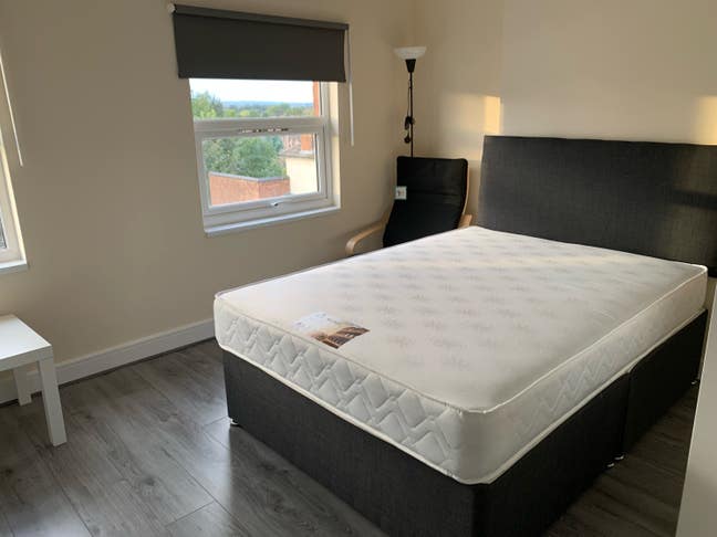 3 Double Rooms Available Close to City Centre  Main Photo