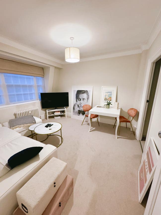 Luxury Sloane St 1-bed penthouse w garden & tennis Main Photo