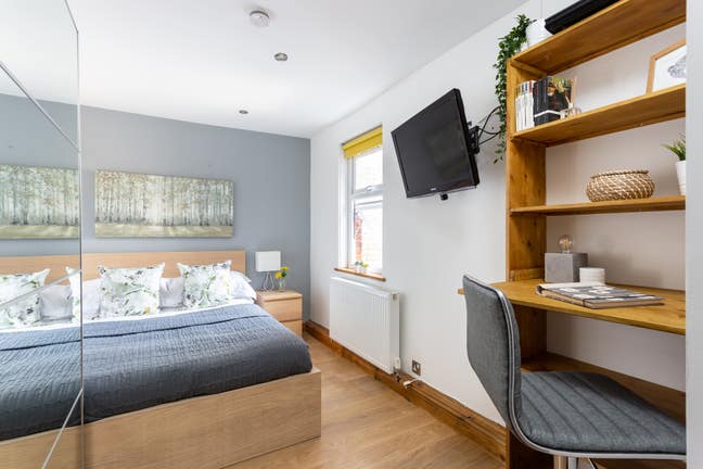 High spec Double Bedroom in Clapham Main Photo