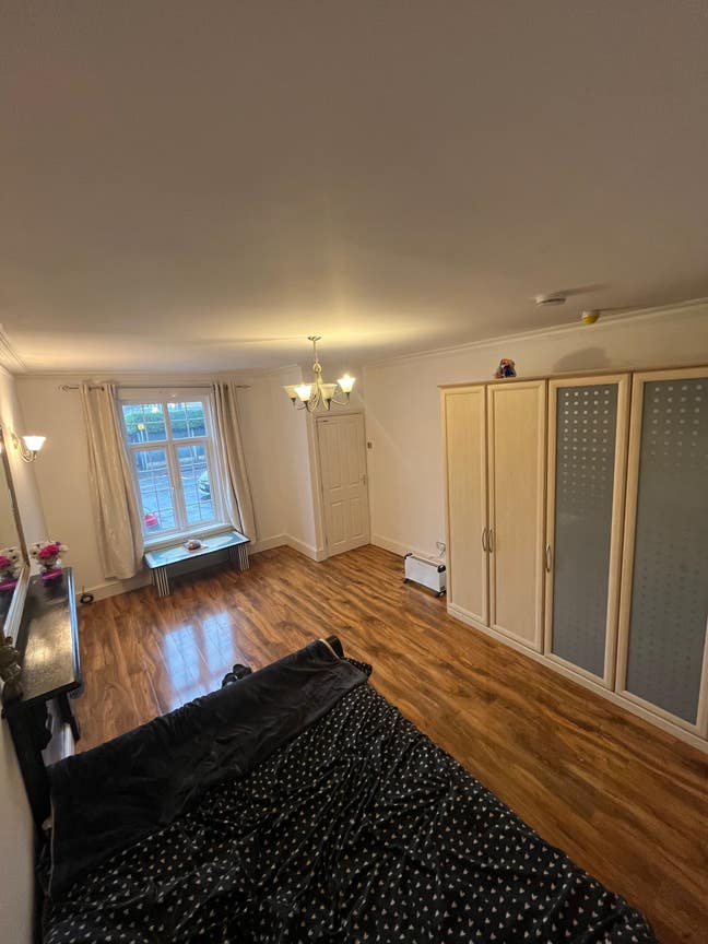 Spacious gorgeous double room - WD18 Main Photo