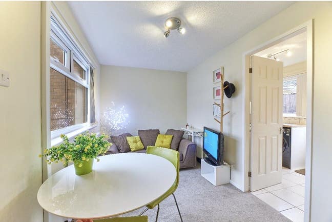 Dream home for professionals and couples Main Photo
