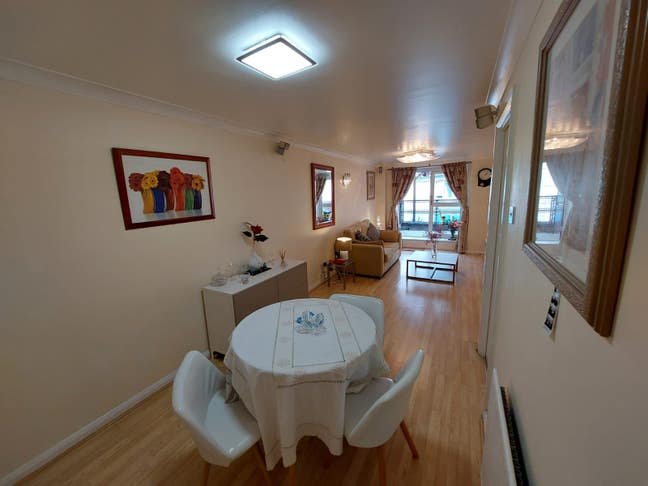 Room in Pimlico and Victoria area w/ BALCONY area Main Photo