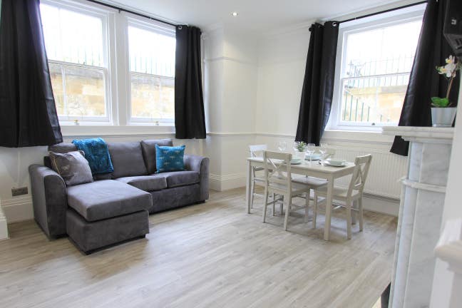 6 bedroom student flat to rent in Bath Main Photo