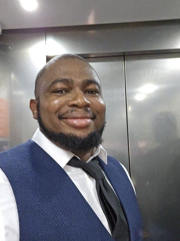 I am a professional male aged 37. I am lookin... Main Photo