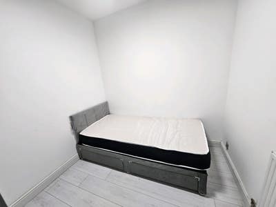 Room for rent Main Photo