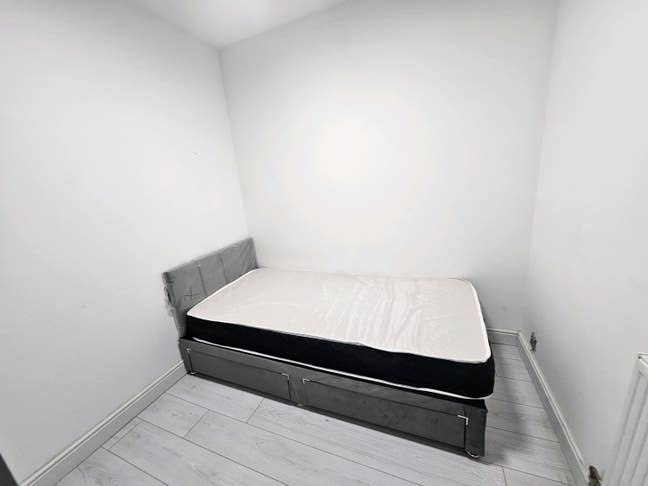 Room for rent Main Photo