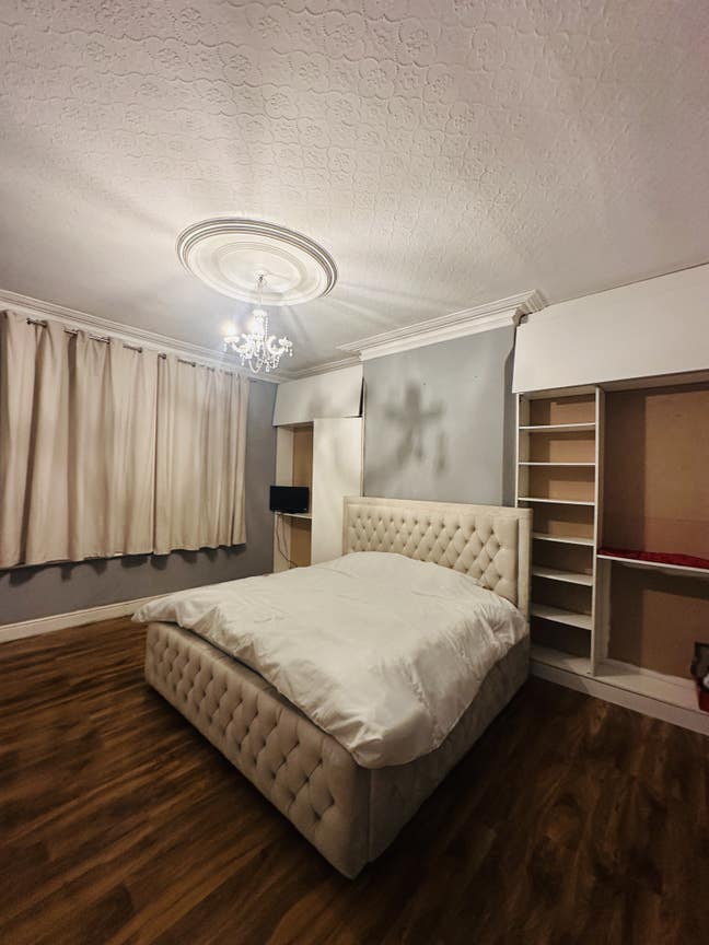 Large Double Room to Rent Main Photo