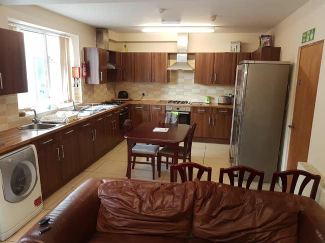  Luxurious ensuite room near city cent S2 Main Photo