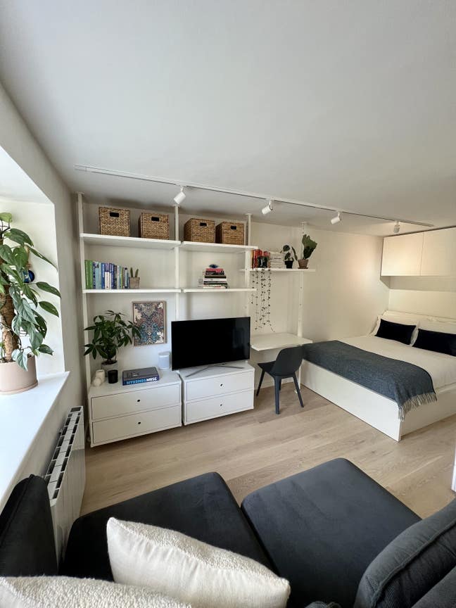Fully furnished and renovated luxury studio Main Photo
