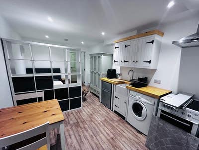 Self contained studio apartment  Main Photo