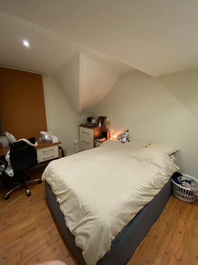 Ensuite Bedroom Avail All Bills Included-Didsbury Main Photo