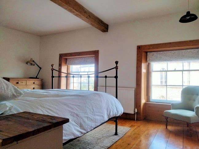 Massive room in house share bills included Main Photo