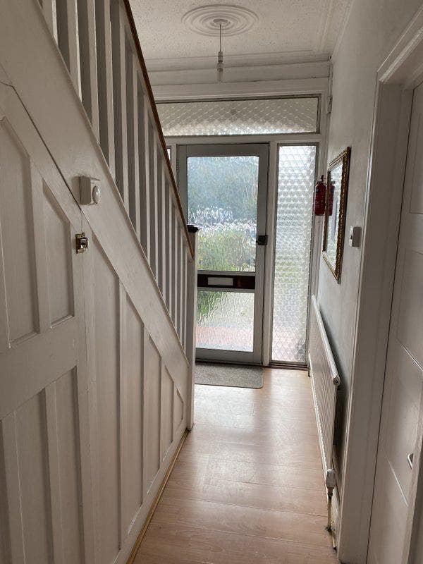 Clean, crisp, great value room and house Main Photo