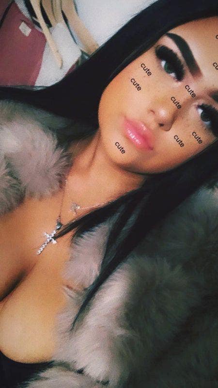 I am a female aged 19. I am looking for a dou... Main Photo