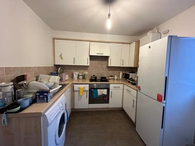 One of 2b2b Cozy bedroom Available Main Photo