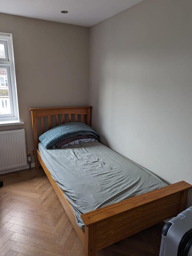 Single shared room in Reading Main Photo