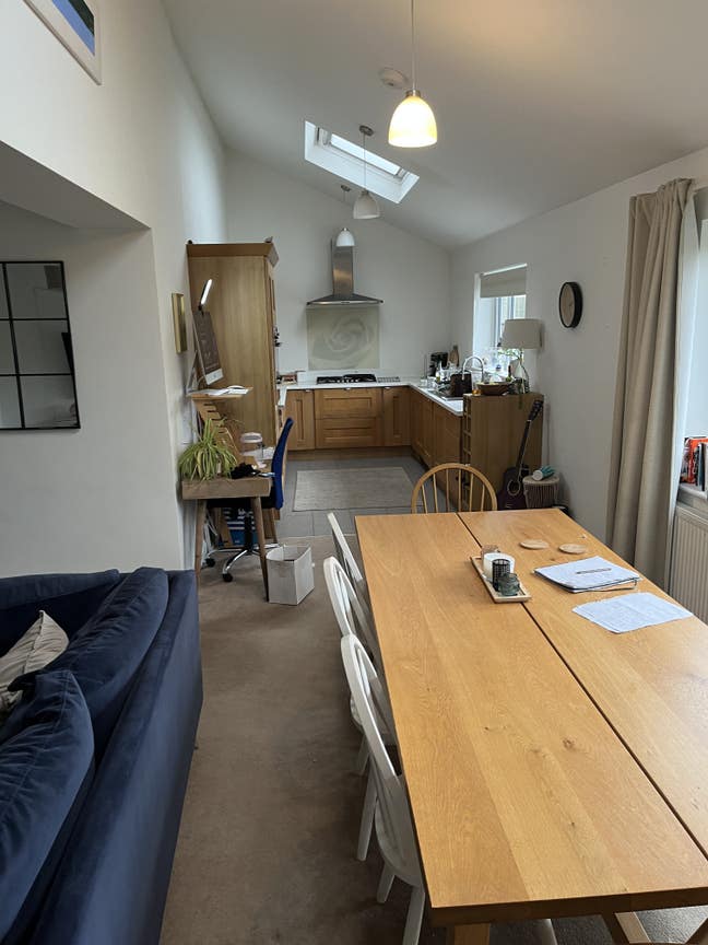 Spacious, Happy Home with Castle View Main Photo