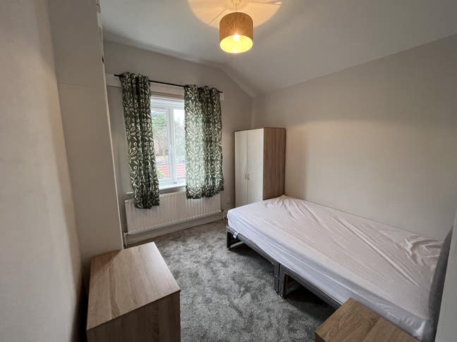  Nice Single Room  in  Sutton,   Main Photo