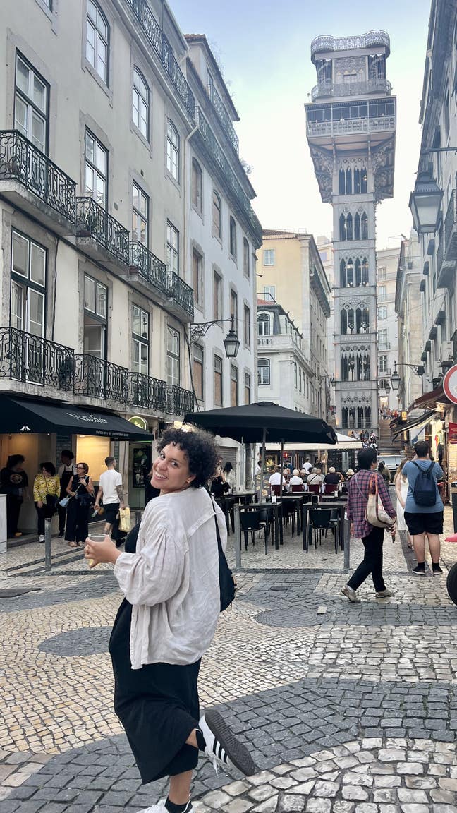 PhD Student and Artist Looking for Room Main Photo